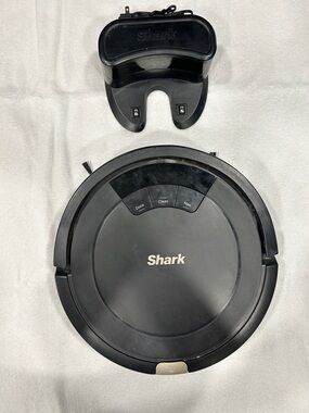 Shark Black Robot Vacuum Cleaner with Charging Dock